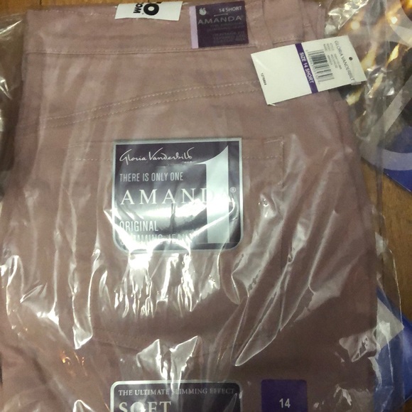 NWT Gloria Vanderbilt Ladies' Amanda Stretch Denim - Picture 5 of 9